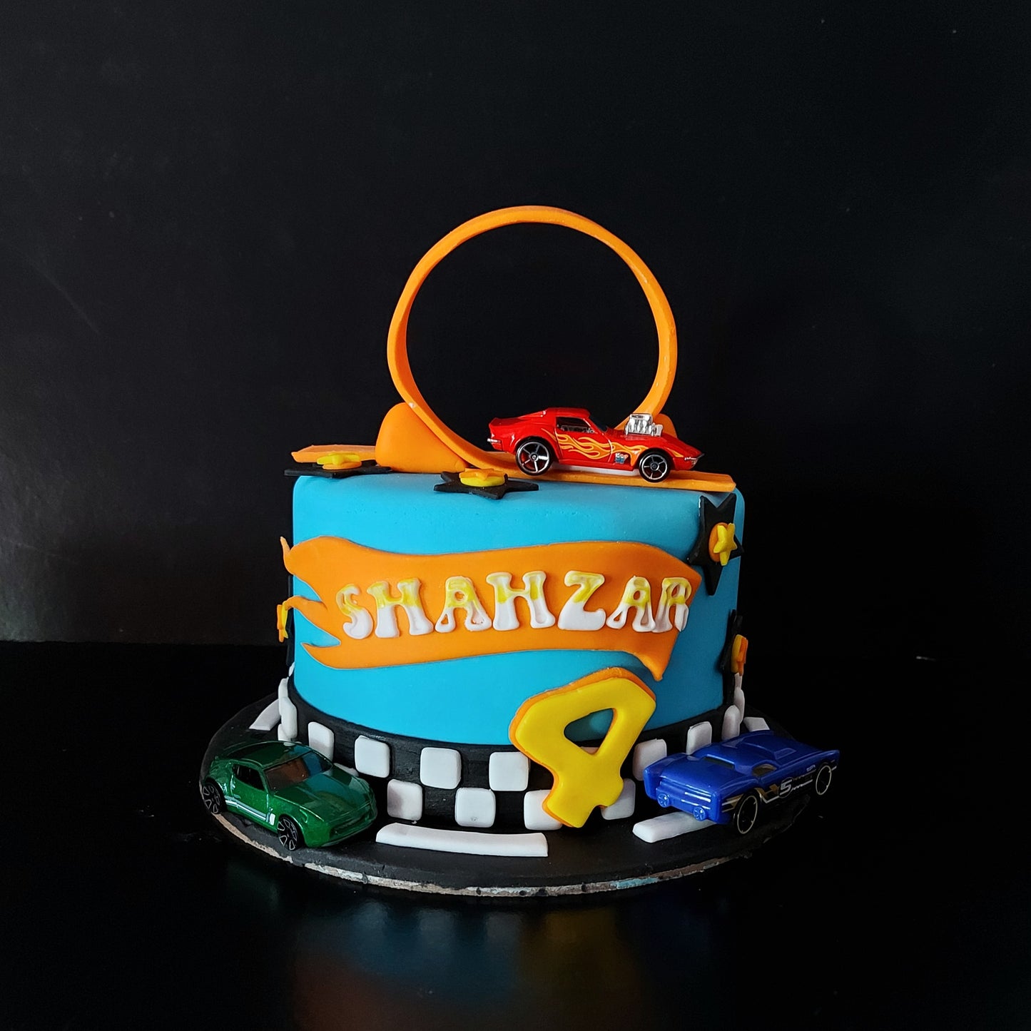 Hot Wheels Cake